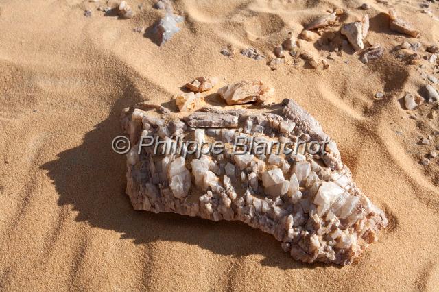 egypte desert libyque 23.JPG - Roche cristalineDésert libyque, Egypte